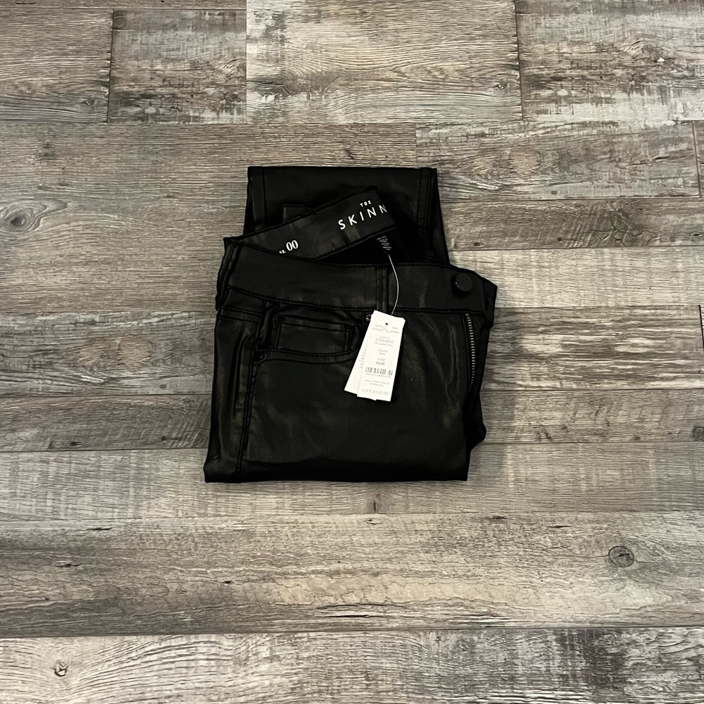 🖤 NWT White House Black Market Coated Skinny Jeans 🖤